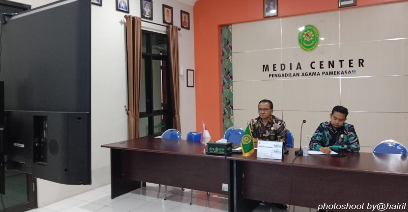 Aparatur PA Pamekasan Mengikuti Press Release APBN Kemenkeu Secara Daring